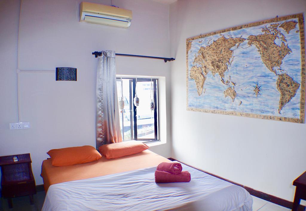 Birdnest Guesthouse, Gaia Rooftop Cafe Куала Лумпур Екстериор снимка