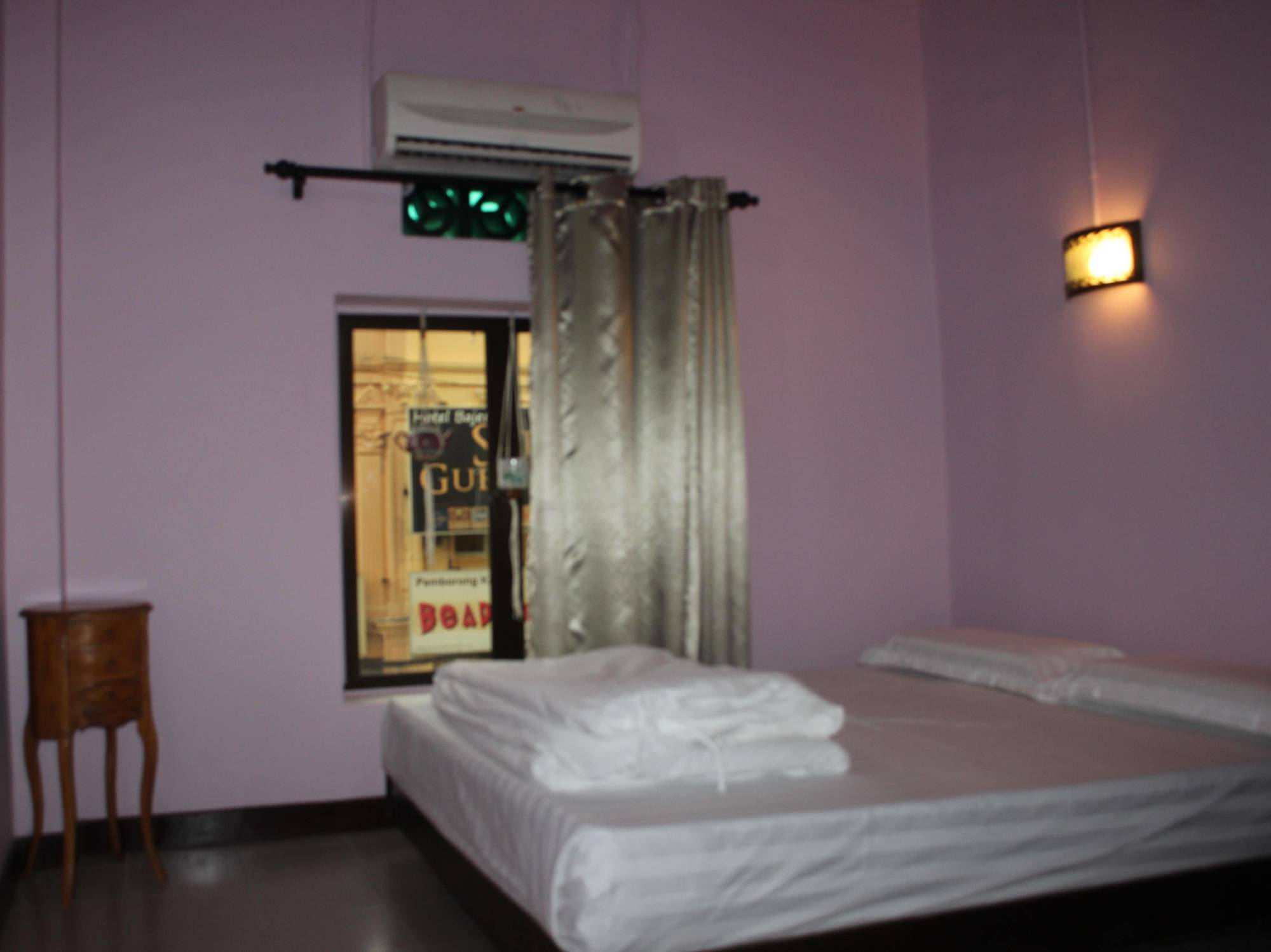 Birdnest Guesthouse, Gaia Rooftop Cafe Куала Лумпур Екстериор снимка