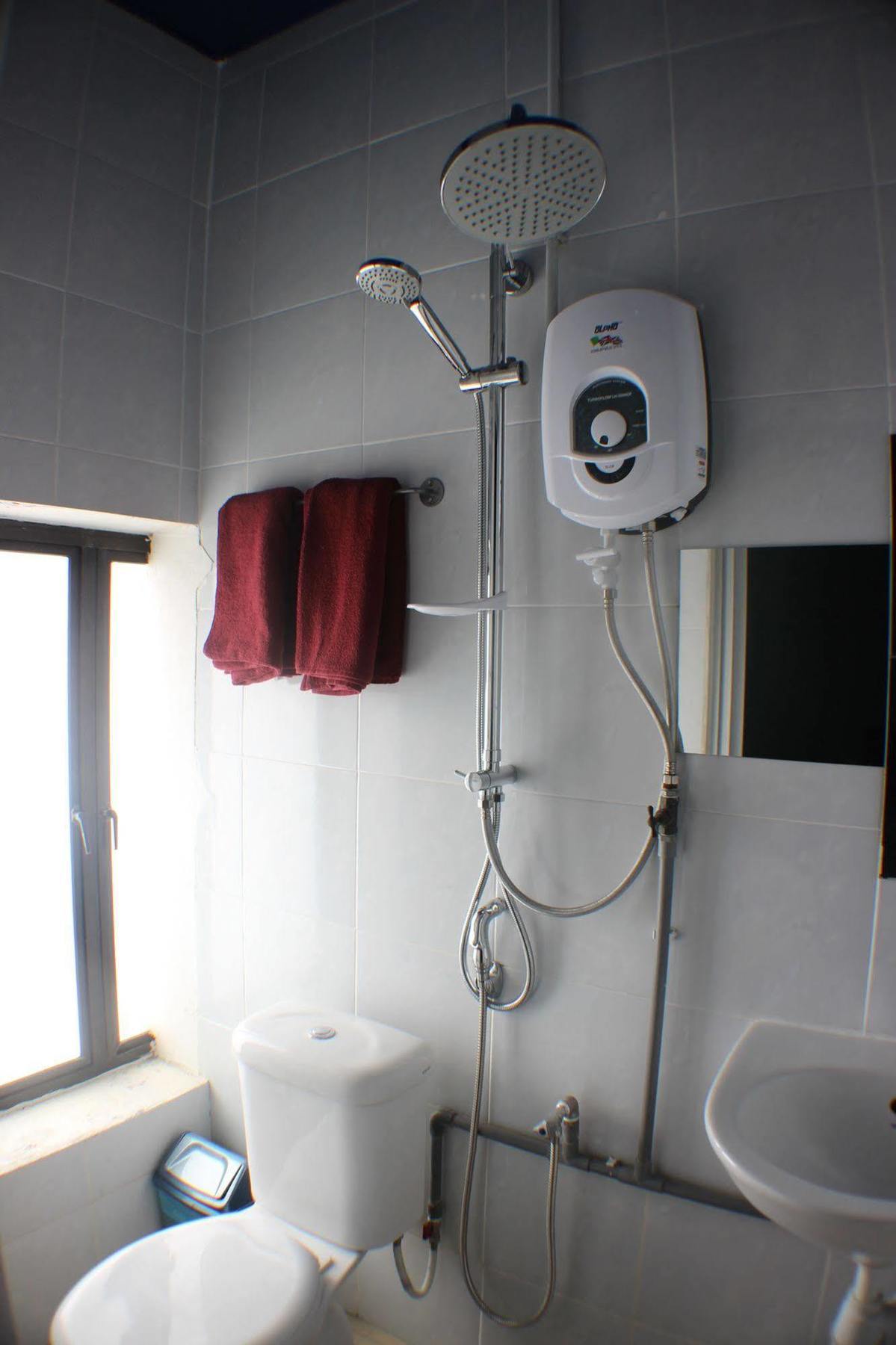 Birdnest Guesthouse, Gaia Rooftop Cafe Куала Лумпур Екстериор снимка