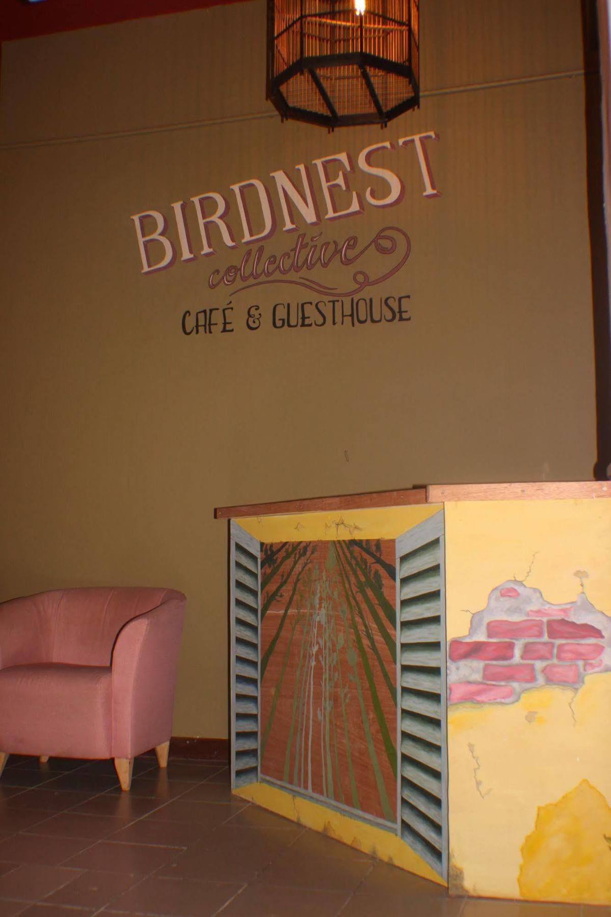 Birdnest Guesthouse, Gaia Rooftop Cafe Куала Лумпур Екстериор снимка